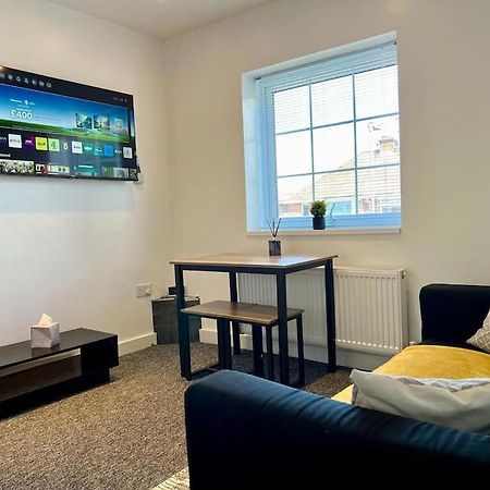 Fantastic Apartment At Graham Court Worcester Exteriör bild